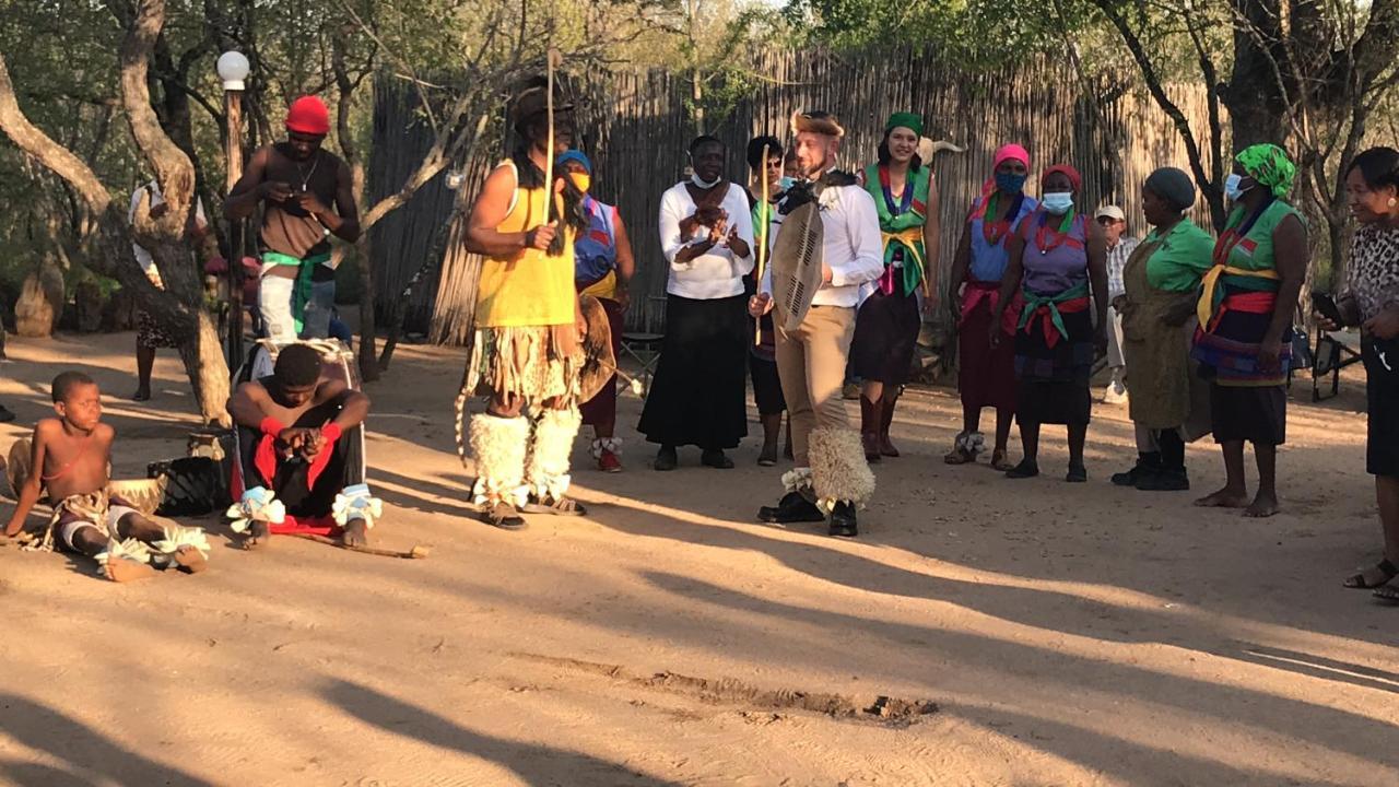 Mzsingitana Tented Camp Ходспруит Екстериор снимка